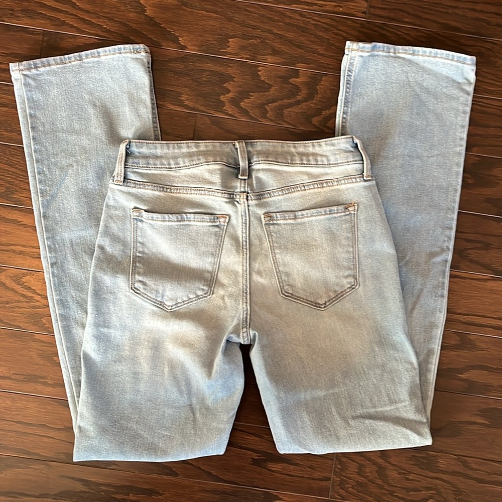 Old Navy size 2 mid-rise. Wow Boot cut jeans - Picture 3 of 3